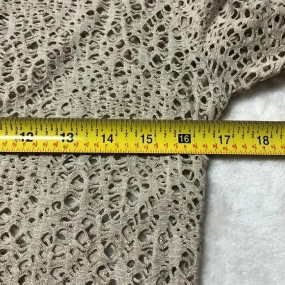 Romantic Line Taupe Deep V Crochet Long Sleeve Top Size Large - Picture 5 of 8